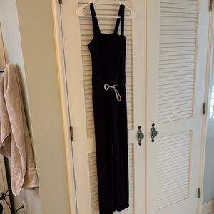 Vuori Black Ribbed Apparel